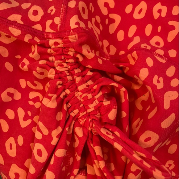 MUSCLE NATION • Signature Scrunch Tie Up Booty Shorts Red Cheetah Pattern - S - Picture 13 of 16